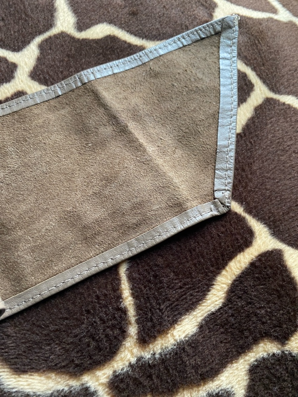 Vintage 80’s Taupe Wrap Around Leather Tie Belt - Picture 3 of 8